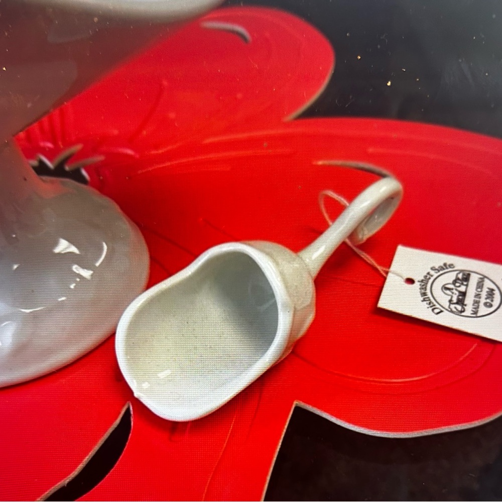 Ivory Ceramic Nut Cup with Scoop - Picture 2 of 4